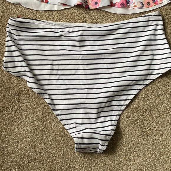 NWOT Womens Large Beachsissi Tankini Set in Floral w High Waisted striped bottom - Picture 5 of 8